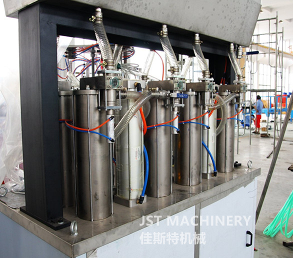Canned Square Bottle Lubricant Oil Filling Machine