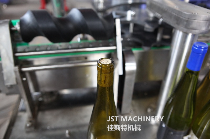 Red Wine Bottle Filling Bottling Machine soft Cork Beater 