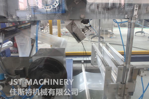 High Speed Linear Bottle PE Film Wrapping Packing Machine
